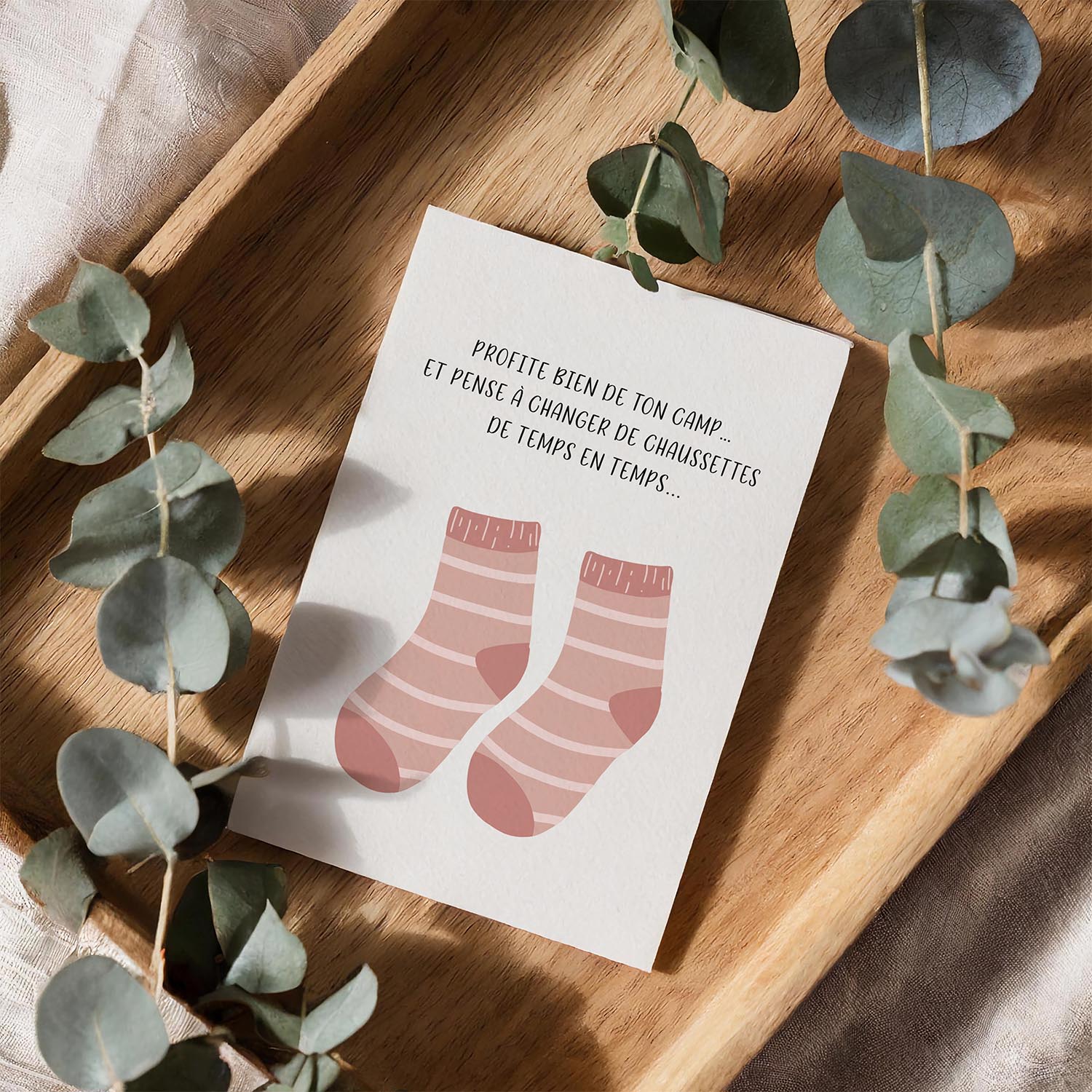 Carte camp humour – Changer de chaussettes | Carte drôle enfant